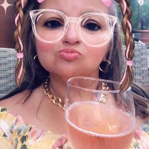 Meet your Posher, Debbie